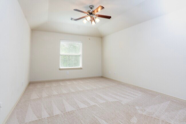 Building Photo - 62 S Longsford Cir