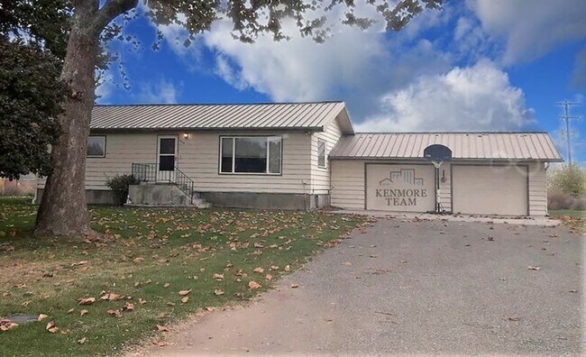 Primary Photo - 4350 Elm Rd
