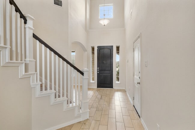 Building Photo - 10003 Open Slope Ct