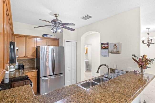 Building Photo - 2280 Shoma Dr