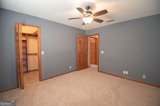 Building Photo - 81 Retreat Pl