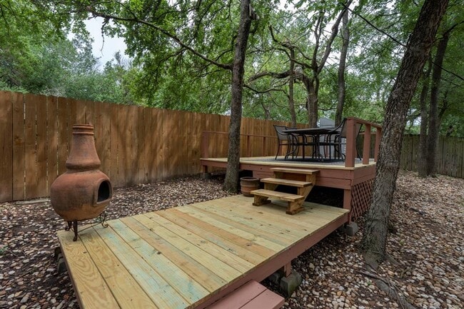 Building Photo - 1709 Whitney Way
