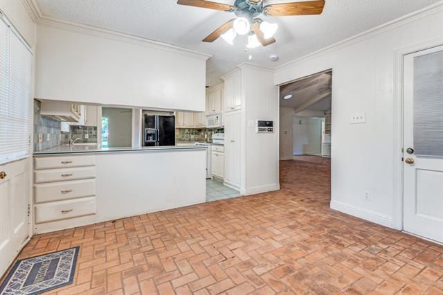 Building Photo - 1133 Day Dream Dr