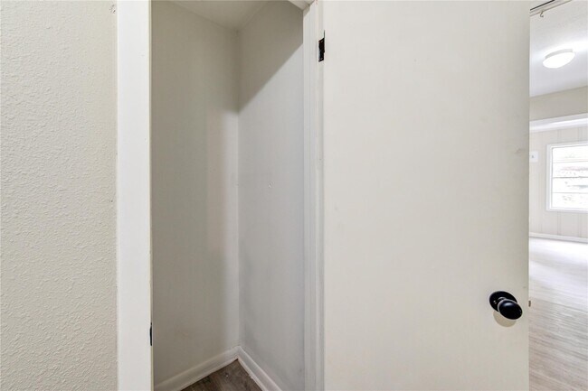 Building Photo - 808 TX-393 Loop