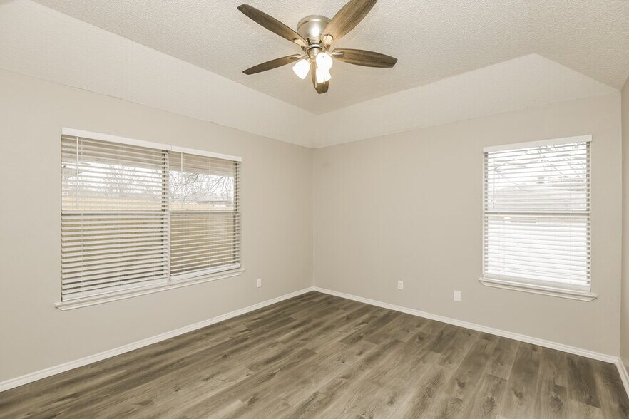 Building Photo - 5708 Shady Springs Trail