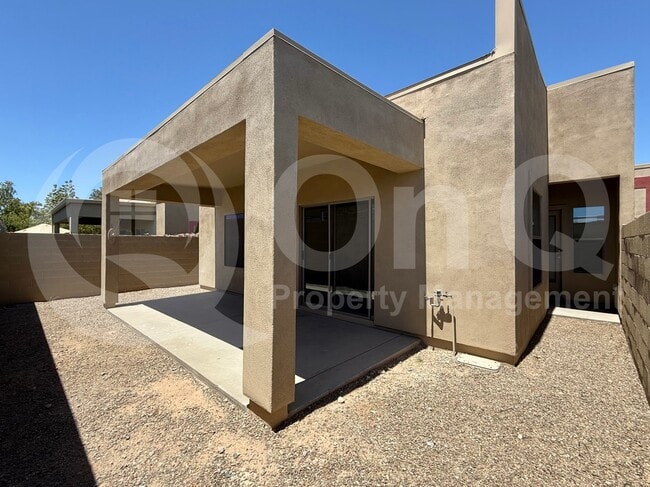 Building Photo - 3113 E Danbury Rd