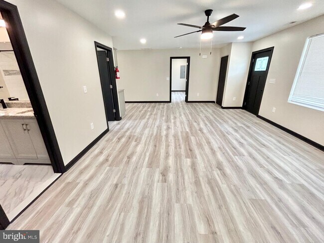 Building Photo - 201 McKinley Ave