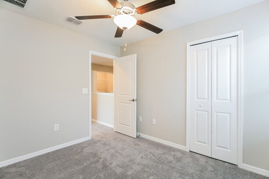Building Photo - 7305 Spring Snowflake Ave