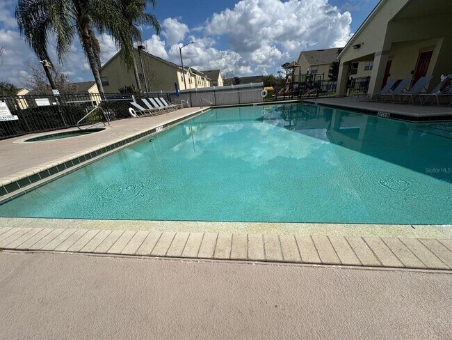 Building Photo - 2870 Club Cortile Cir