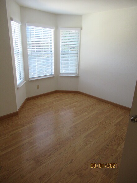 Building Photo - 614 Barbara Way