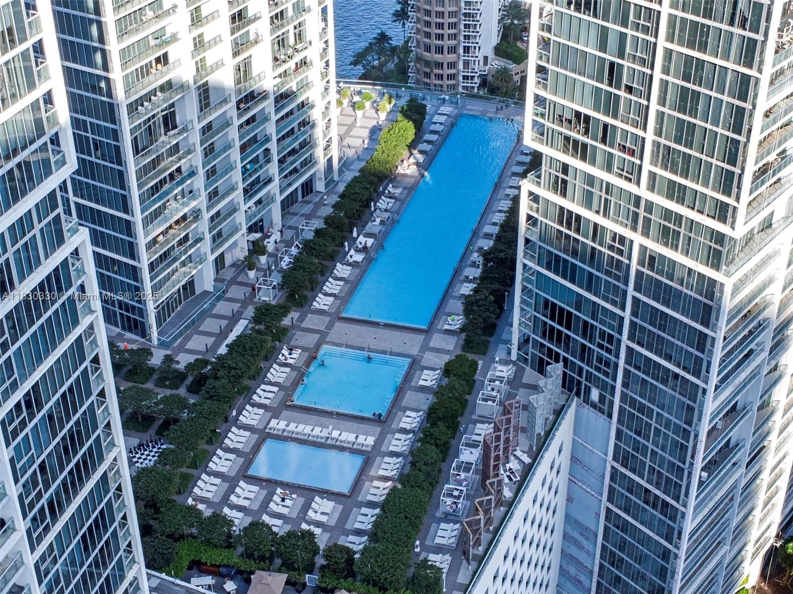 Building Photo - 485 Brickell Ave