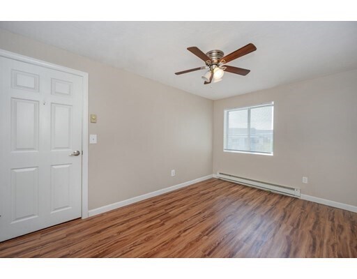 Building Photo - 11 Gibbs St