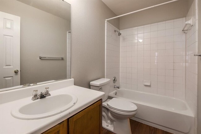 Building Photo - 14904 Antique Finish Dr