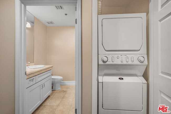 Building Photo - 850 Croft Ave