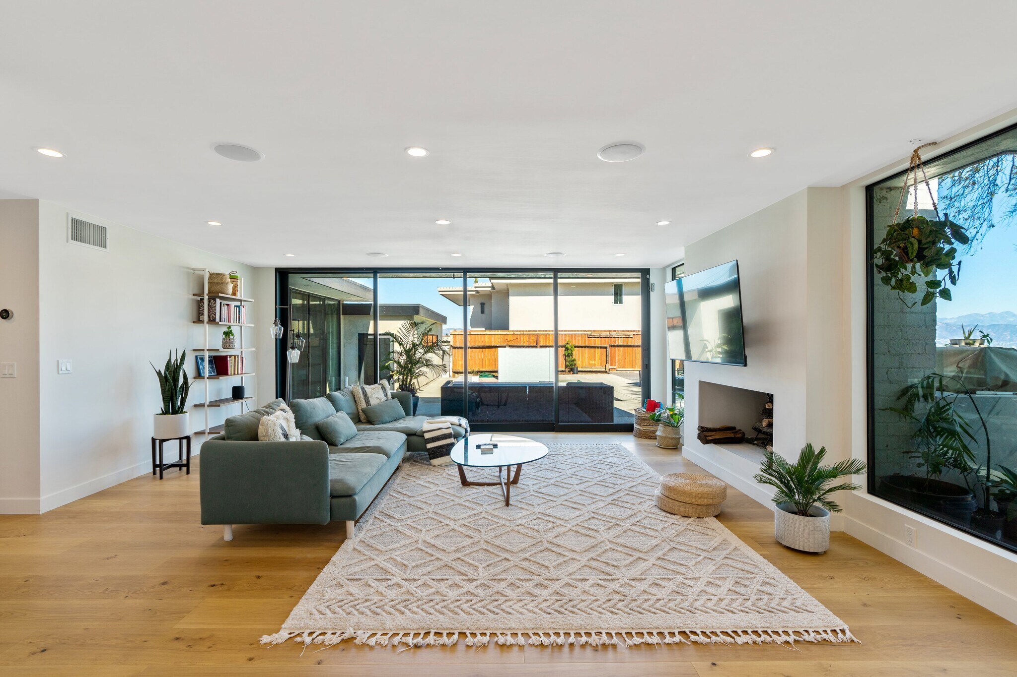 Building Photo - 3632 Beverly Ridge Dr