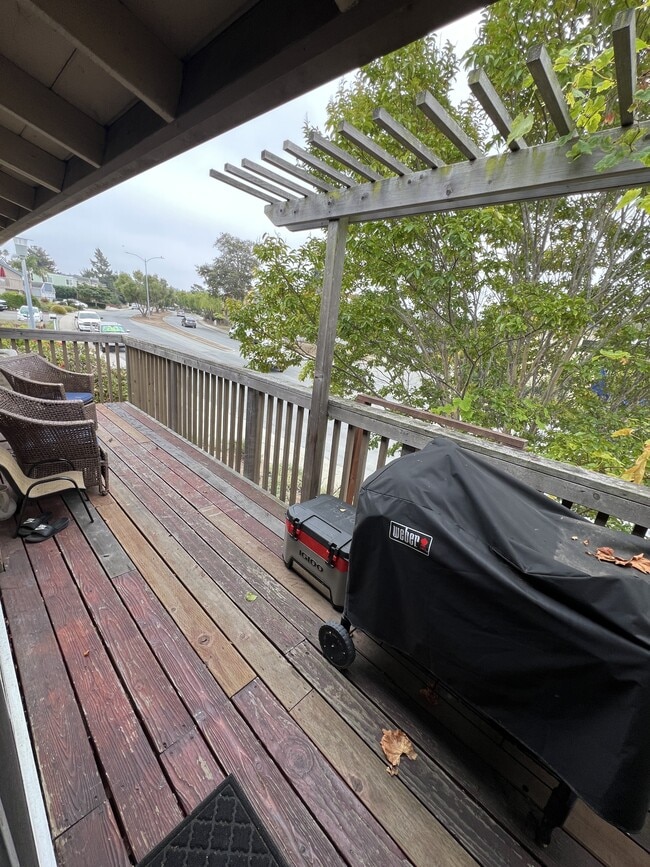 Building Photo - 115 Tiburon Ct
