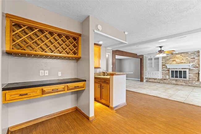 Building Photo - 5718 Upper Lake Dr