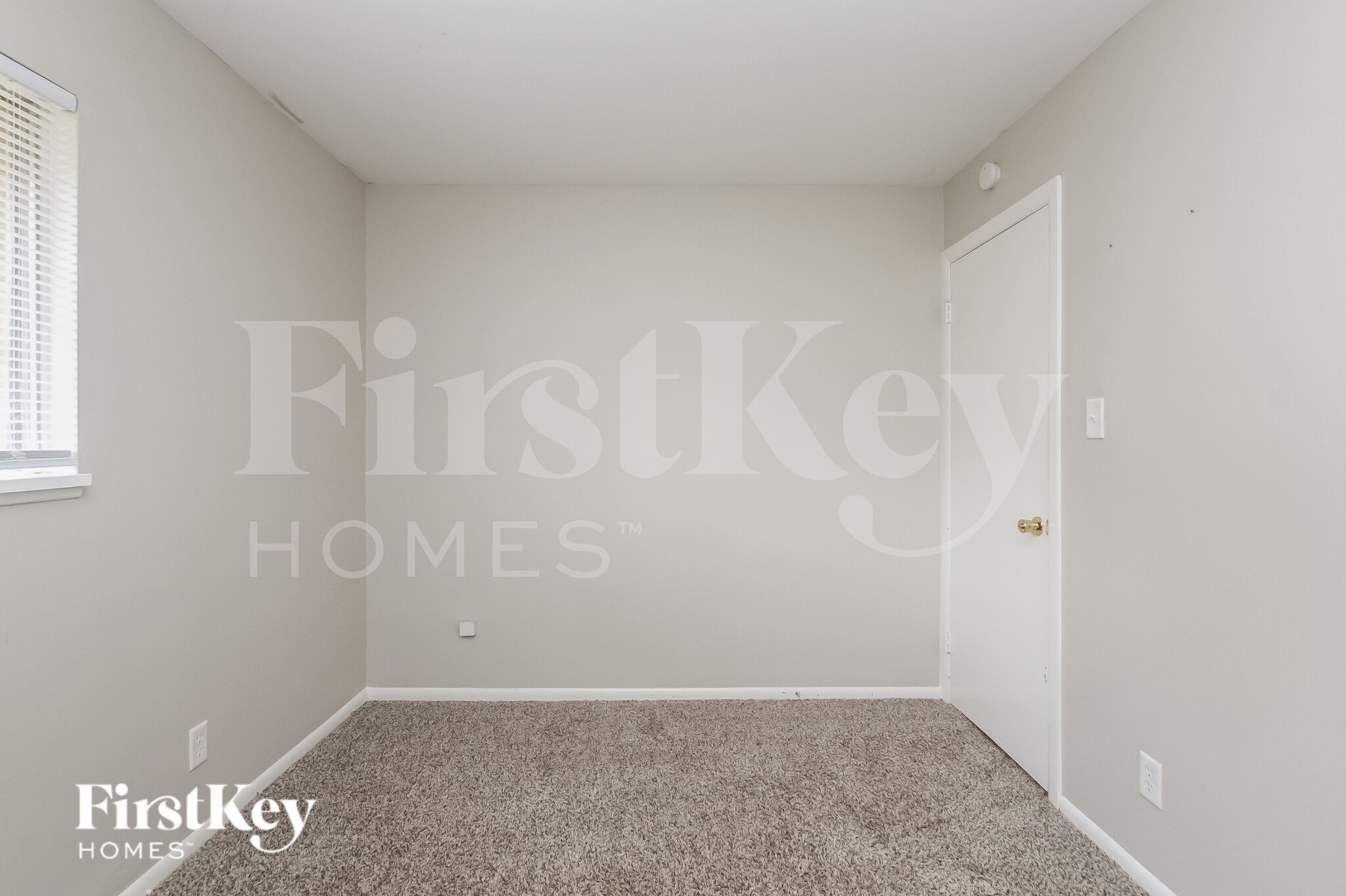 Building Photo - 221 Grovewood Dr