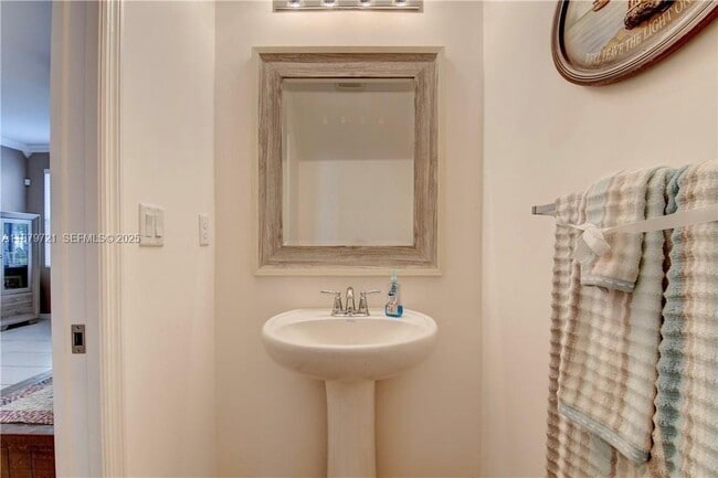 Building Photo - 1071 NW 33rd Ct