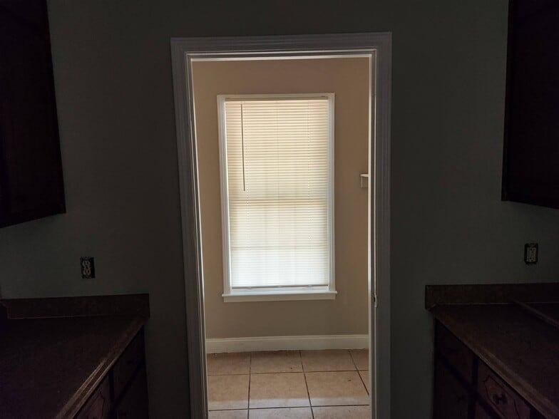 Building Photo - 55 Belmont Ct