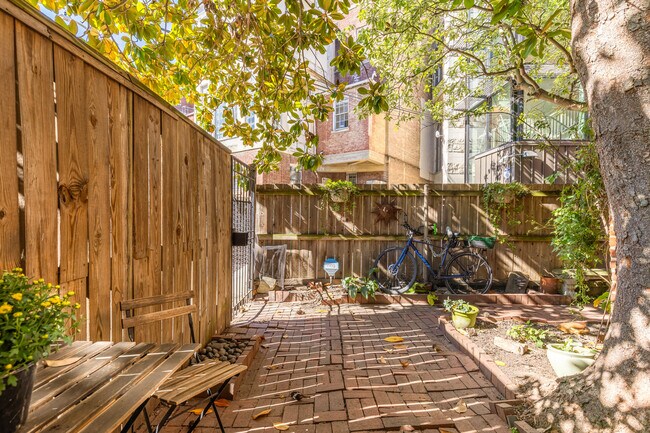 Building Photo - 1740 R St NW