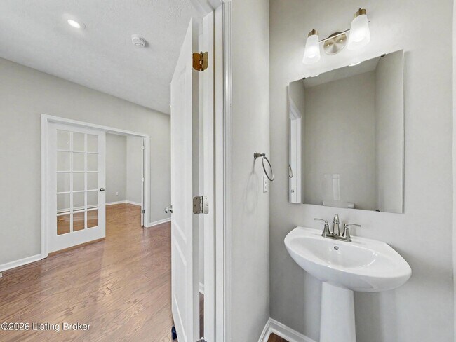 Building Photo - 15802 Stonehouse Ct