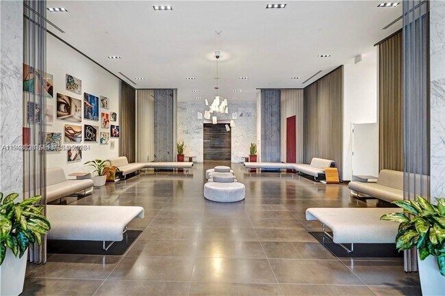 Building Photo - 1600 NE 1st Ave