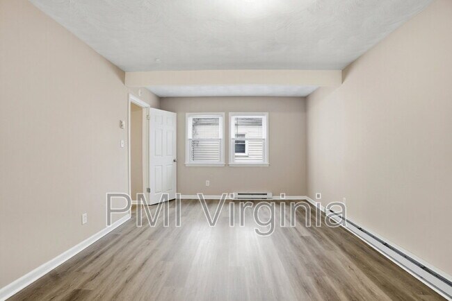 Building Photo - 1109 Hillside Ave