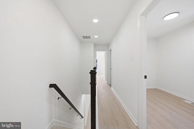 Building Photo - 2636 Lauretta Ave