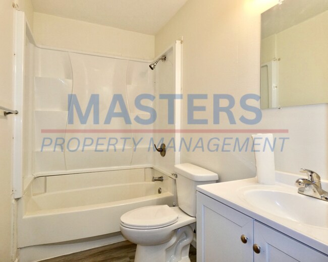 Building Photo - 2242 Kent St