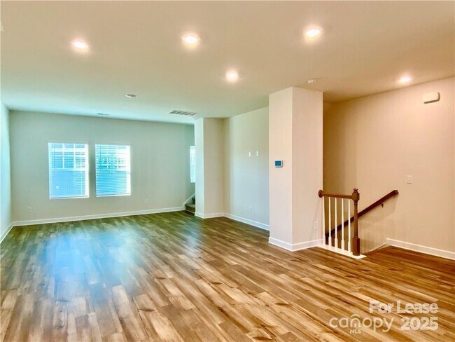 Building Photo - 2511 Arbor Loop Dr