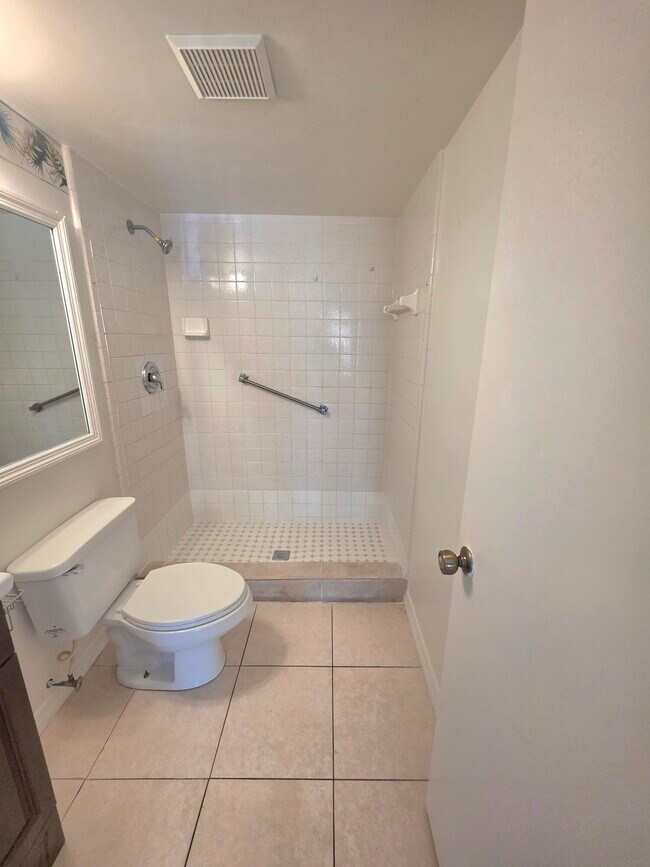 Building Photo - 203 Foxtail Dr