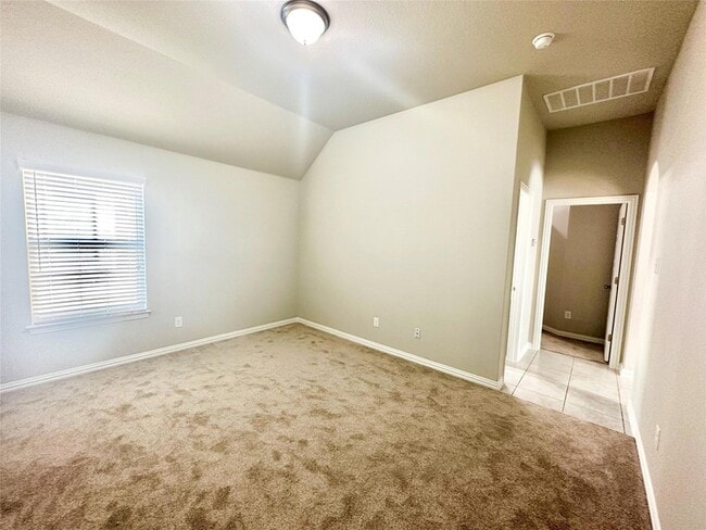 Building Photo - 1017 Hillrose Dr