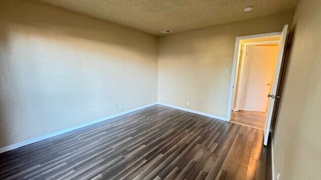 Building Photo - 2725 Del Oro Cir