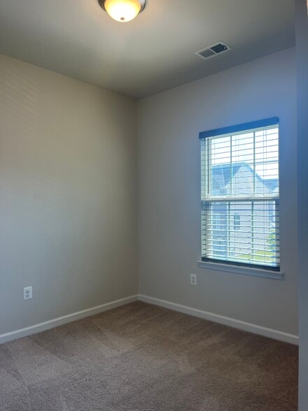 Building Photo - 10 Laurel Gate Ct