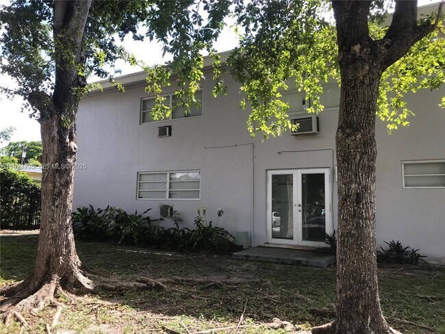 Building Photo - 17031 NE 21st Ave