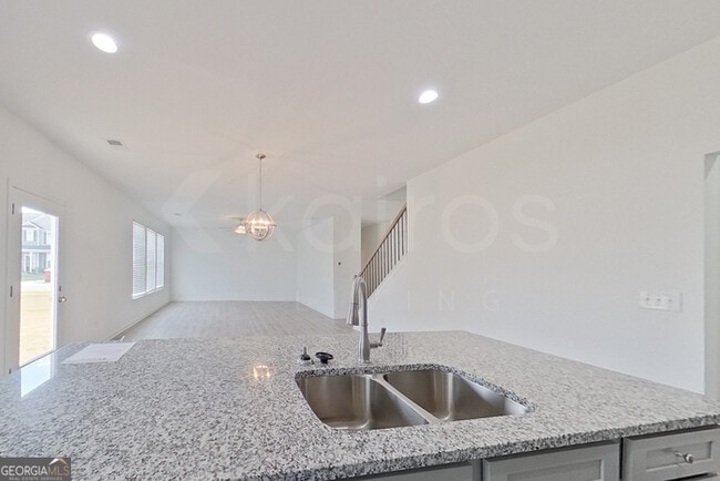Building Photo - 100 English Oak Ln