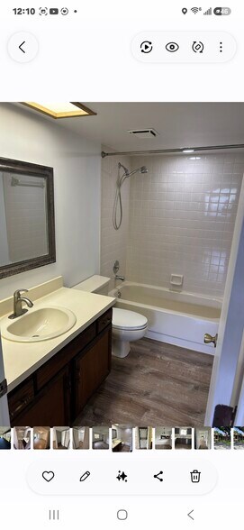 Building Photo - 2706 Hammock Ct