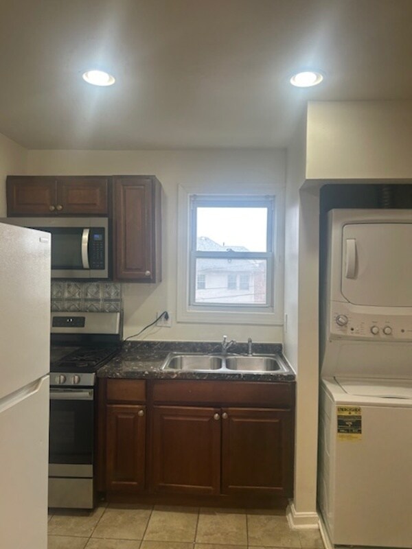 Building Photo - 2801 R St SE