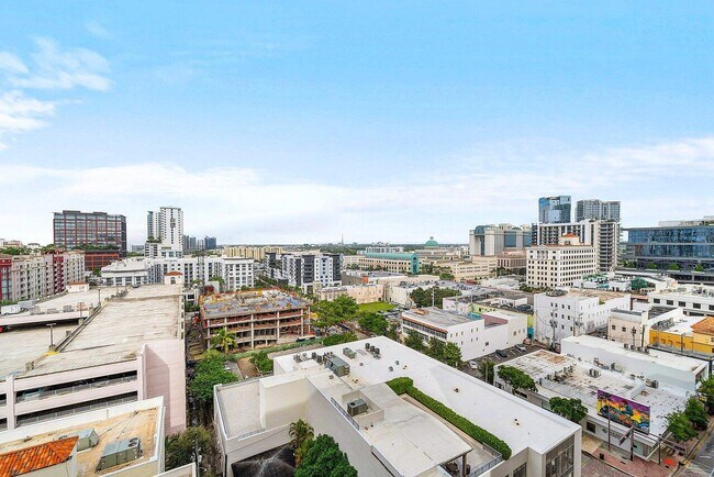 Building Photo - 255 Evernia St