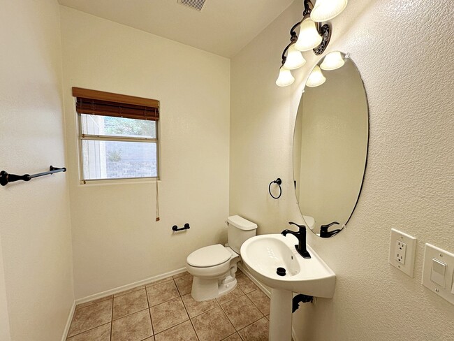 Building Photo - SINGLE STORY 3 BEDROOM IN NORTHWEST CENTEN...