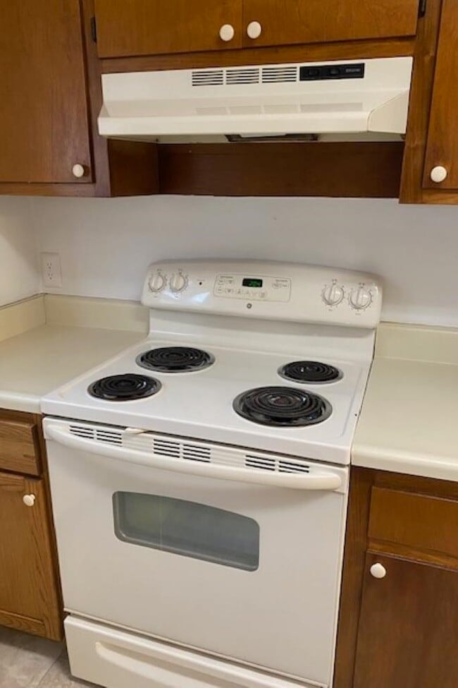 Building Photo - 177 Whetherbine Way W