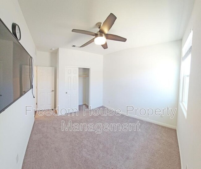 Building Photo - 3575 E Wallowa Dr