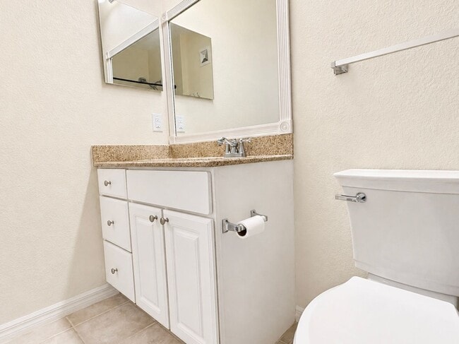 Building Photo - Upgraded 2Bedrooms/2Baths condo in a vibrant lifestyle Winter Garden community!
