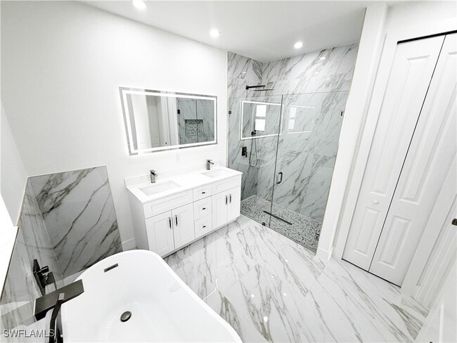 Building Photo - 852 Chipley St E