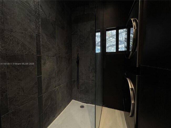 Building Photo - 174 NE 55th St