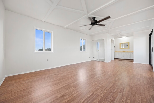 Building Photo - 13205 Casimir Ave