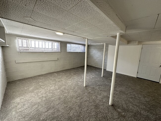 Building Photo - AVAILABLE JULY! Student Housing near DU Campus!