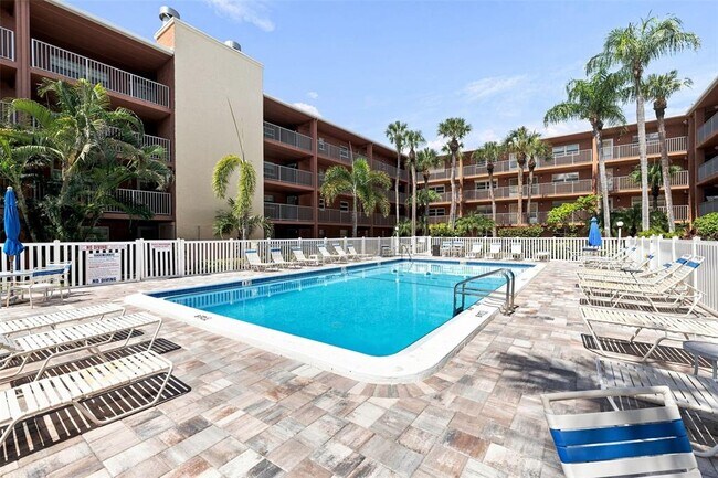 Building Photo - 12760 Indian Rocks Rd