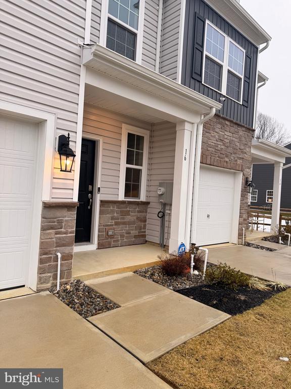 Building Photo - 16 Whaler Dr